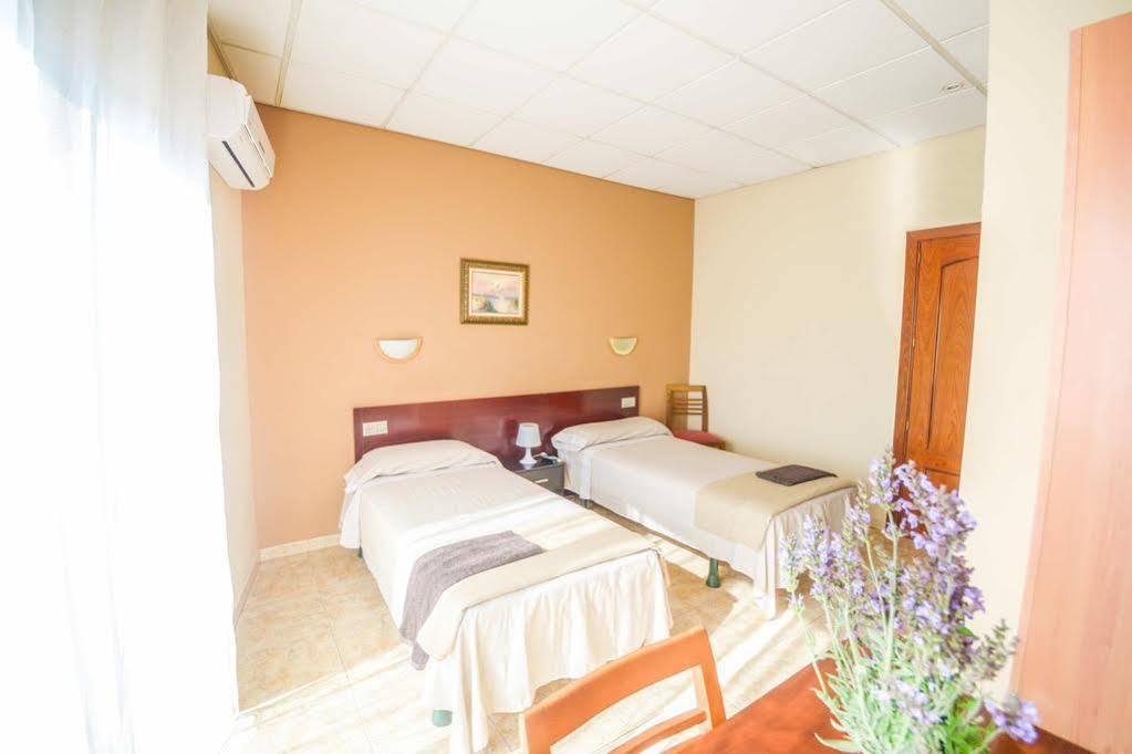 Hostal Torremirona Сальт Екстер'єр фото
